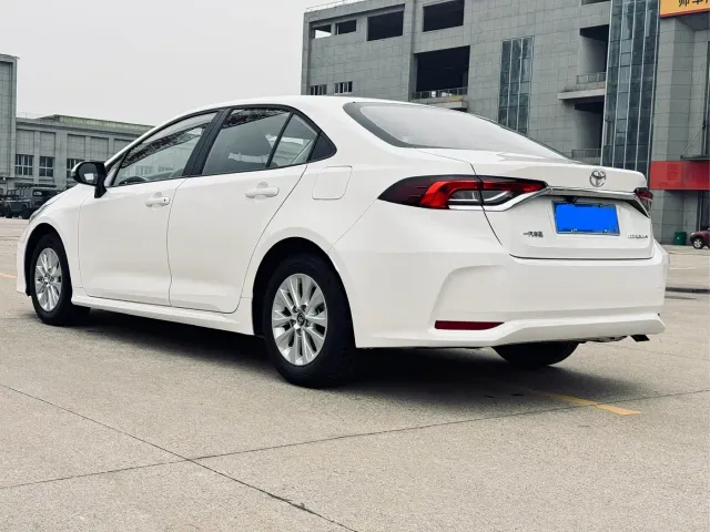 Toyota Corolla — Фото автомобиля 6