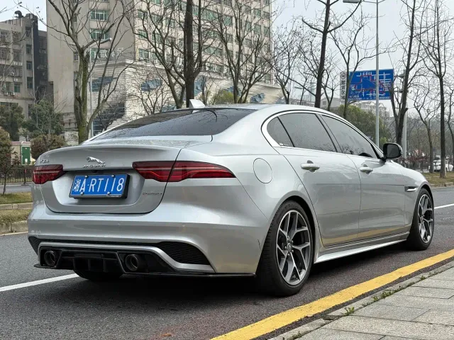 Jaguar XEL — Фото автомобиля 10