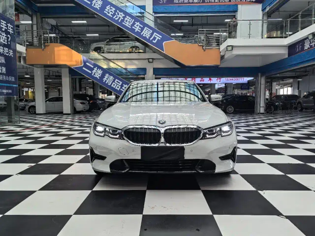 BMW 3 Series — Фото автомобиля 2