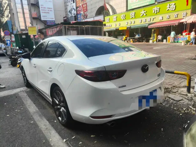 Mazda Axela — Фото автомобиля 6