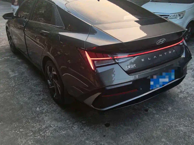 Hyundai Elantra — Фото автомобиля 10