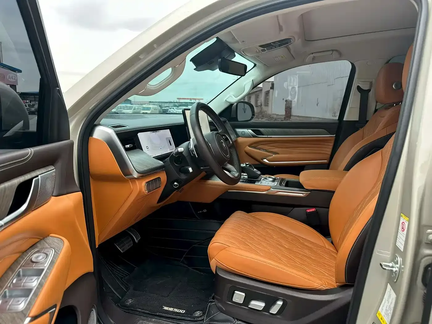 Tank Tank 500 2023 3.0T Sport Edition (5-seater) — Фото автомобиля 4