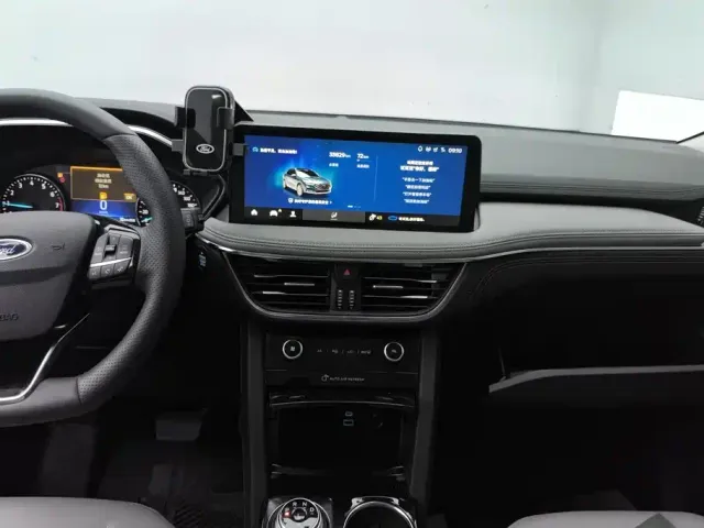 Ford Escape — Фото автомобиля 13