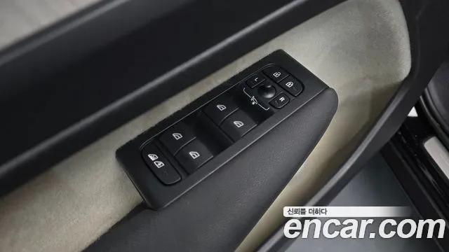 Volvo XC40 — Фото автомобиля 28