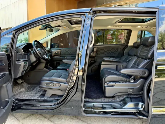 Honda Elysion — Фото автомобиля 7