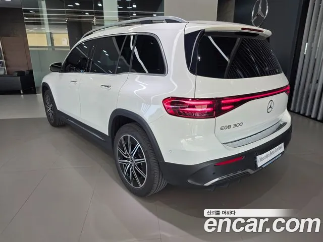 Mercedes-Benz EQB X243 — Фото автомобиля 2