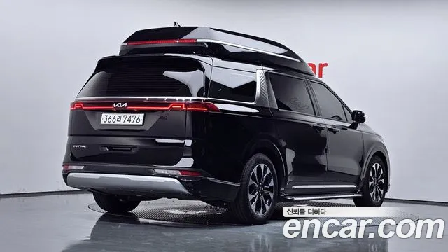 Kia Carnival Generation 4 — Фото автомобиля 2