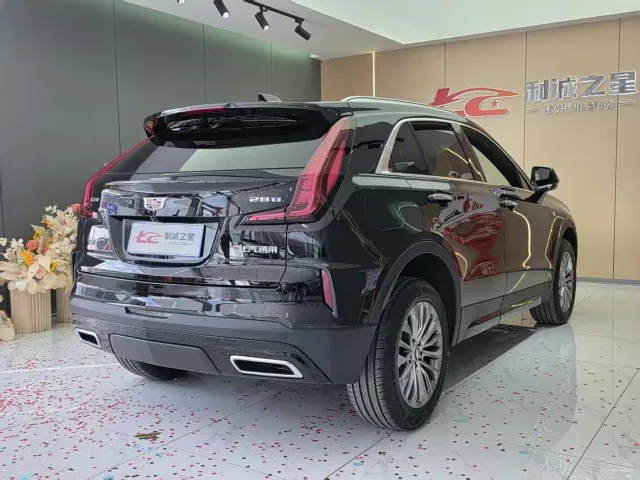 Cadillac XT4 — Фото автомобиля 4