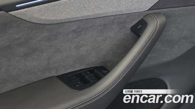 Tesla Model Y — Фото автомобиля 16