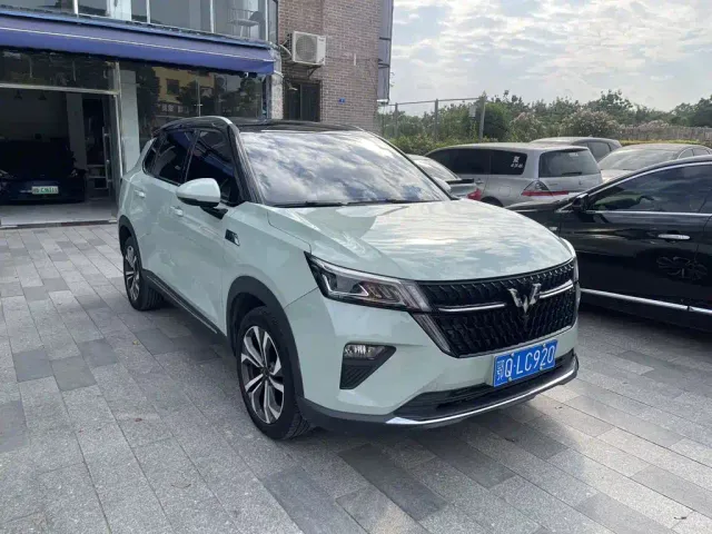 Wuling Asta — Фото автомобиля 3