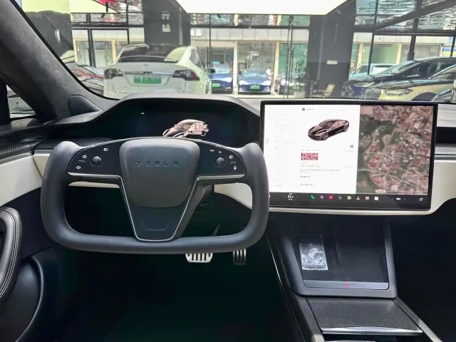 Tesla Model S — Фото автомобиля 9