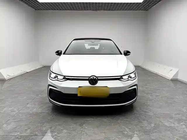 Volkswagen Golf — Фото автомобиля 2