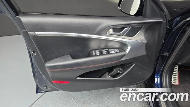 Genesis G70 Новый G70 Бензин 2.5T 2WD — Фото автомобиля 8