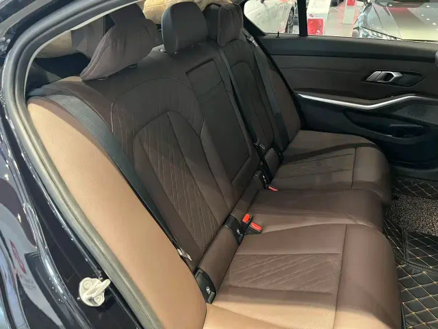 BMW 3 Series — Фото автомобиля 10