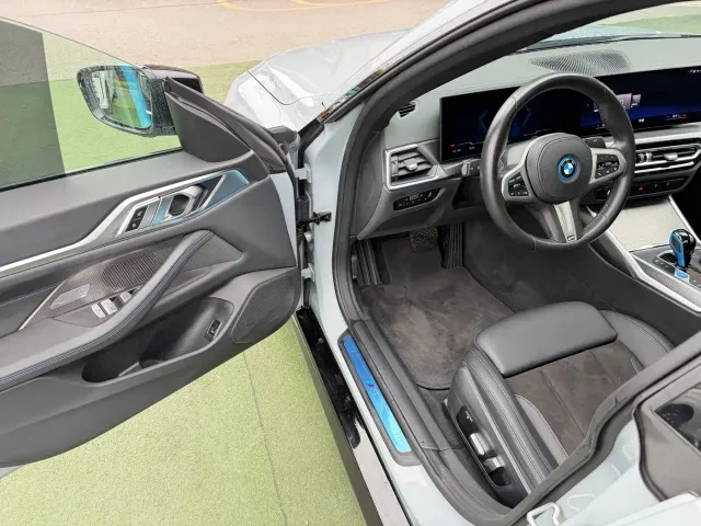 BMW i4 — Фото автомобиля 4