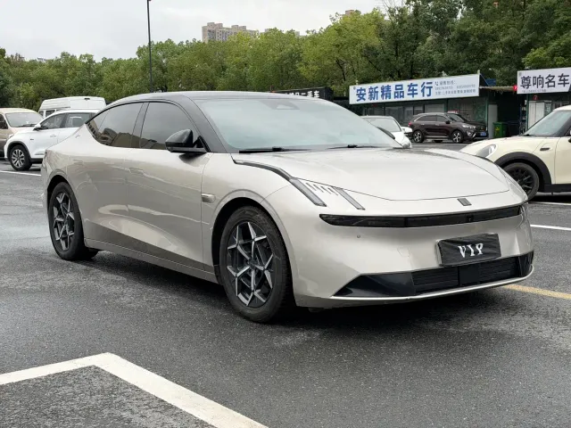 Lynk & Co Z10 — Фото автомобиля 3