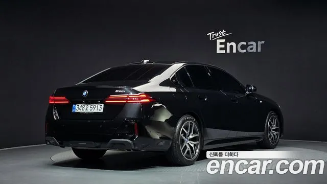 BMW 5 Series G60 — Фото автомобиля 2