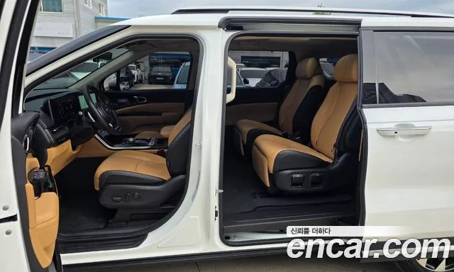 Kia Carnival Generation 4 — Фото автомобиля 14