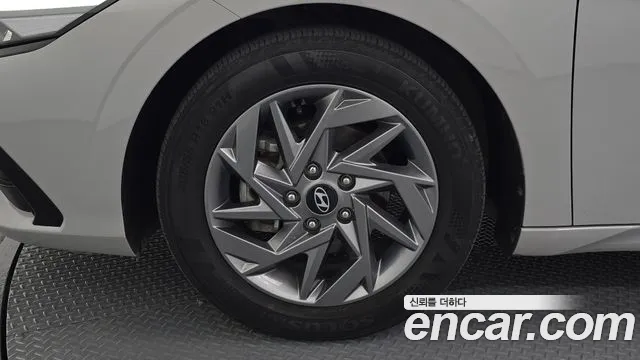 Hyundai Avante CN7 — Фото автомобиля 5