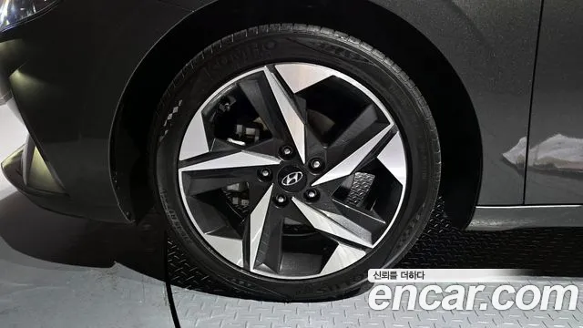 Hyundai AVANTE Avante (CN7) — Фото автомобиля 5