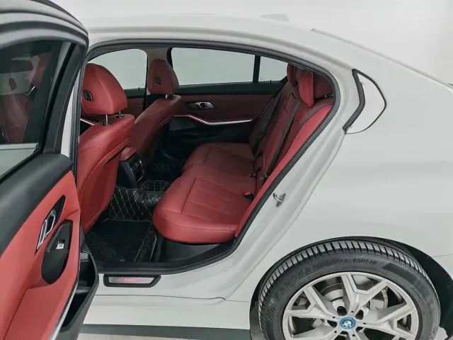 BMW i3 — Фото автомобиля 11