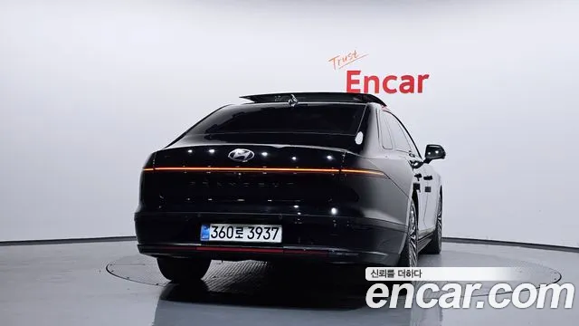 Hyundai Grandeur GN7 — Фото автомобиля 4
