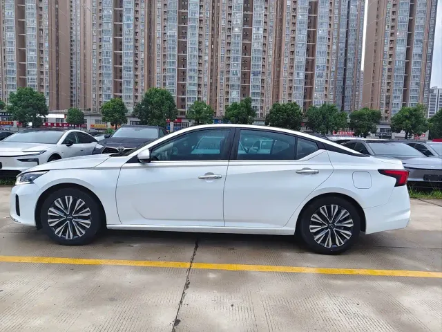 Nissan Teana — Фото автомобиля 4