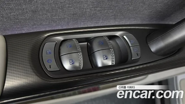 Genesis GV60 — Фото автомобиля 25