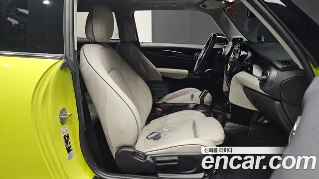 Mini Cooper — Фото автомобиля 10