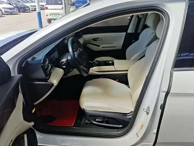 BYD Qin L — Фото автомобиля 15