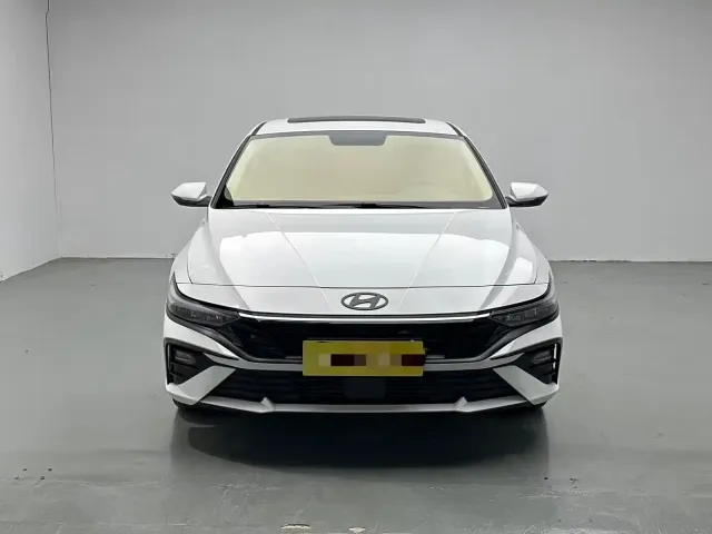 Hyundai Elantra — Фото автомобиля 2