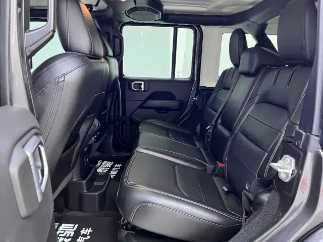 Jeep Wrangler 4xe — Фото автомобиля 17