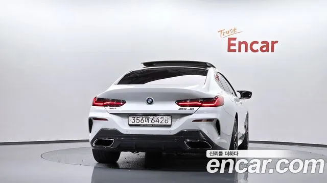 BMW 8 Series G15 — Фото автомобиля 3
