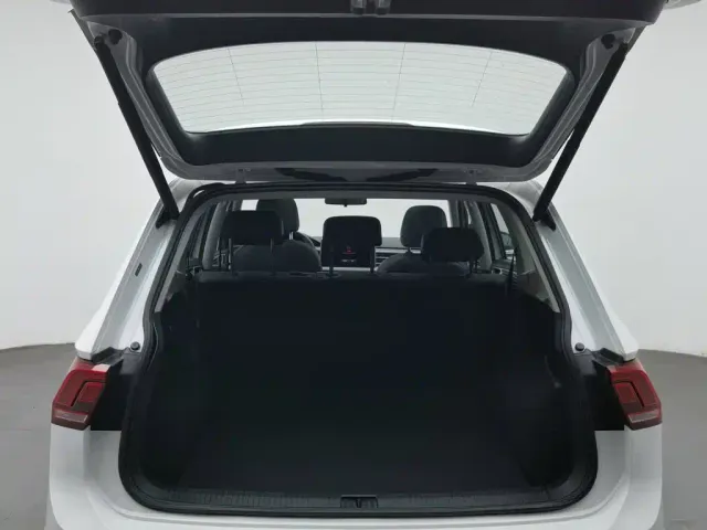 Volkswagen Tiguan L — Фото автомобиля 16