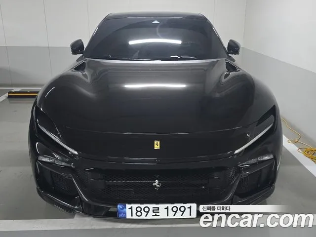 Фотография автомобиля — Ferrari Purosangue