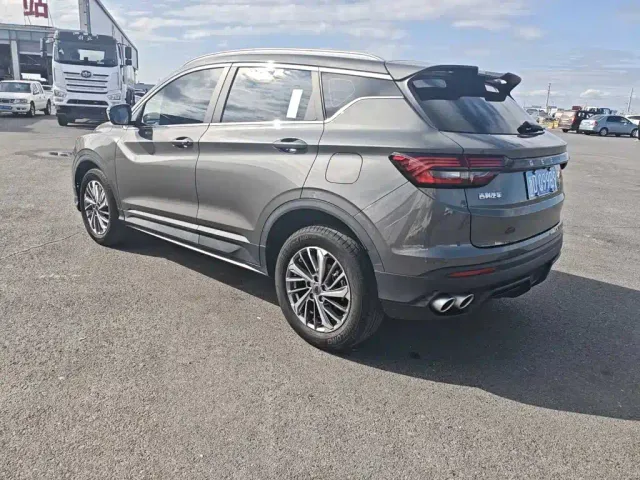 Geely Binyue — Фото автомобиля 7