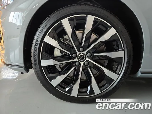 Volvo S90 — Фото автомобиля 7