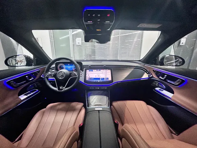 Mercedes-Benz E-Class — Фото автомобиля 14