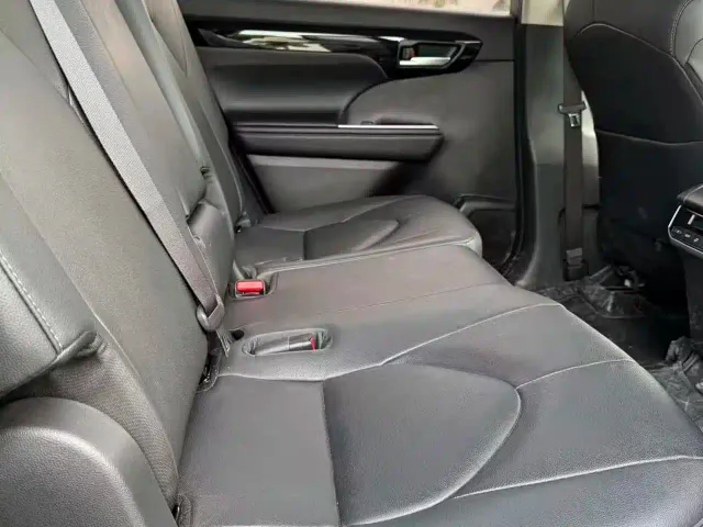 Toyota Highlander — Фото автомобиля 6