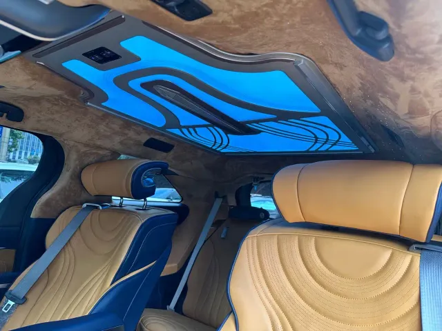 Toyota Sienna — Фото автомобиля 12