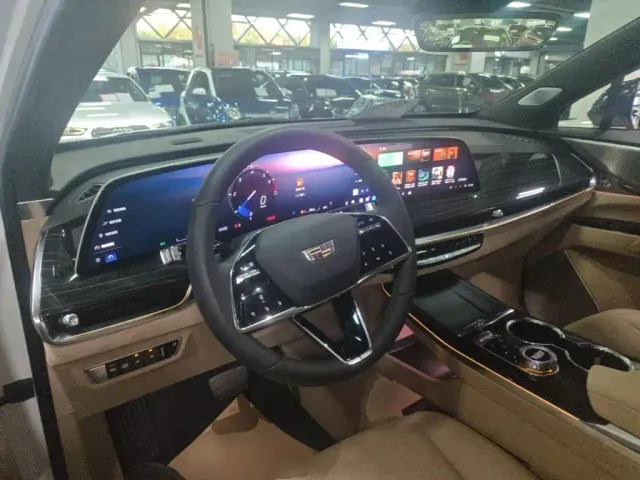 Cadillac XT5 — Фото автомобиля 9