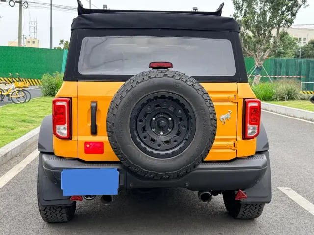 Ford Bronco — Фото автомобиля 11
