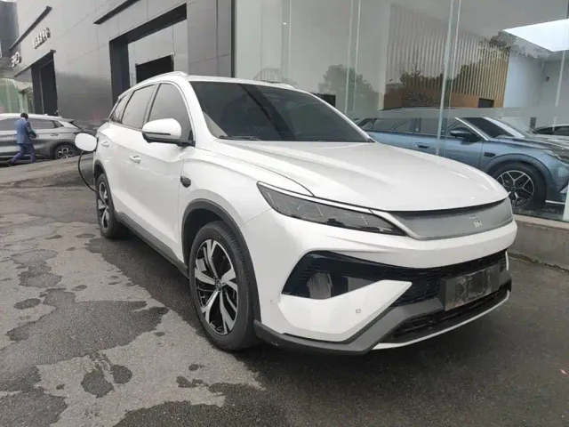 BYD Song Pro — Фото автомобиля 3