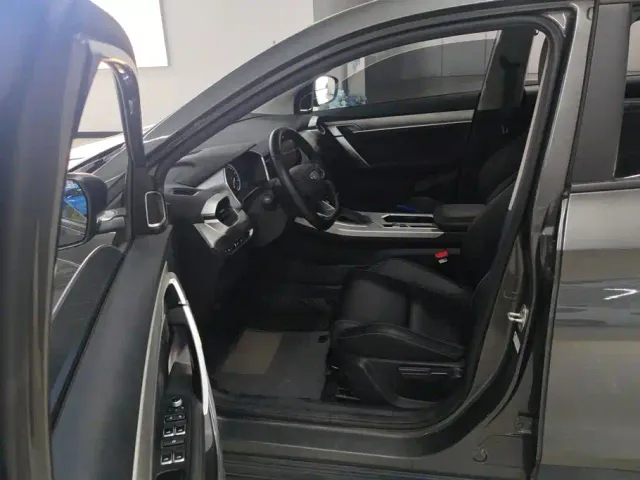Geely Binyue — Фото автомобиля 8