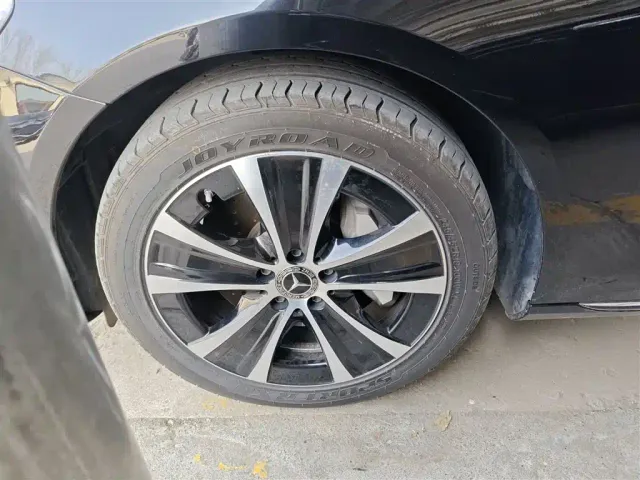 Mercedes-Benz E-Class — Фото автомобиля 22