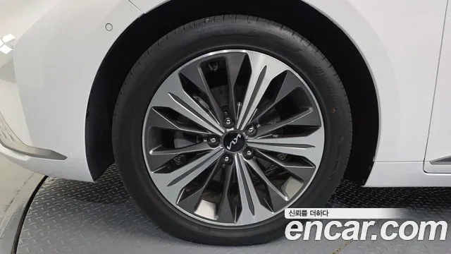 Kia K8 Hybrid — Фото автомобиля 5