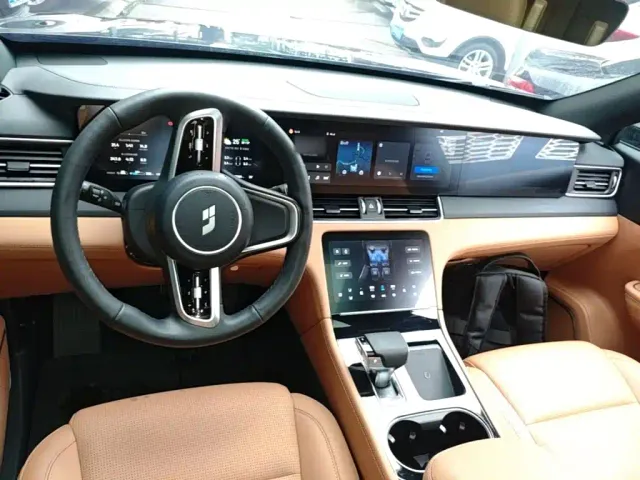 Li Auto ONE — Фото автомобиля 9