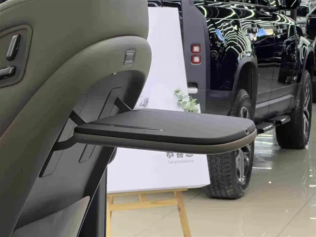 Li Auto MEGA — Фото автомобиля 18