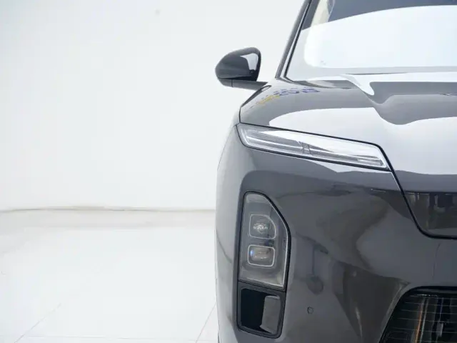 Nio ES8 — Фото автомобиля 14
