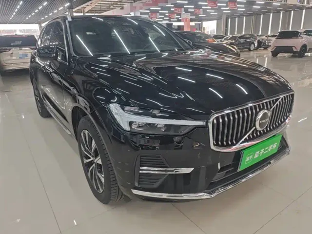 Volvo XC60 — Фото автомобиля 3